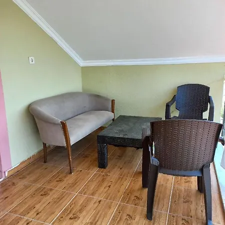 Sunshine Guest House With Terrace
